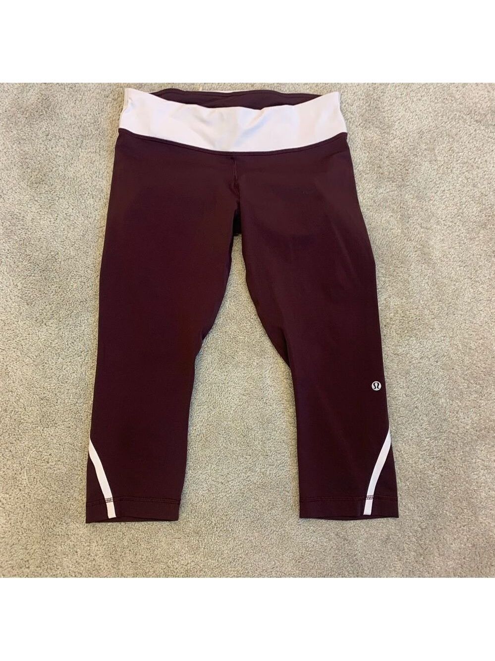 𝅺LULULEMON maroon light pink run inspire crop Capri leggings Sz 8